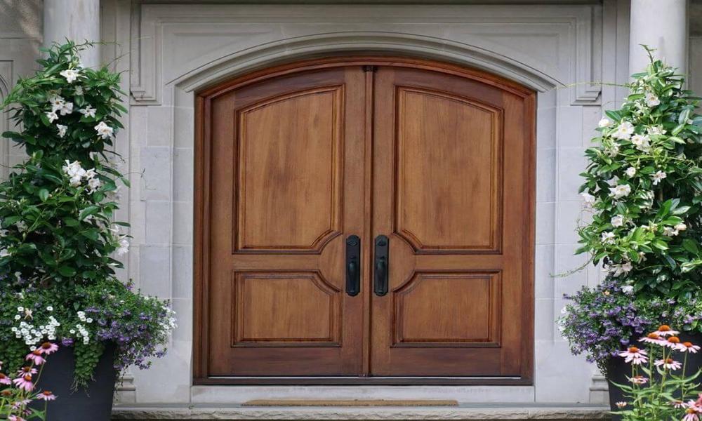 Is the villa entrance door the grandest entrance door in the world